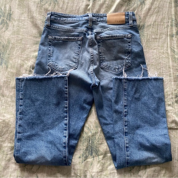 TRAVE “Colette” Kick Flare Crop Jeans in Staying “Alive Blue Wash” - Picture 5 of 5